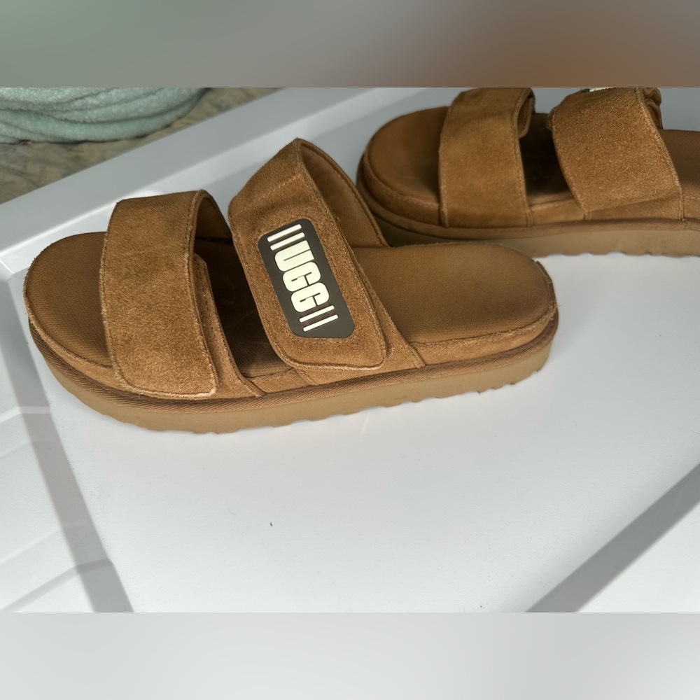 UGG Women's Greer Suede Platform Slide Sandals sz 9 slip on EUC tan spring clog
